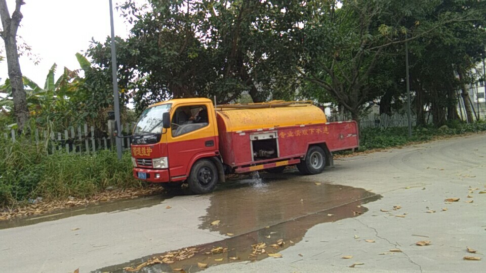 疏通管道車 小欖疏通管道電話13924506553