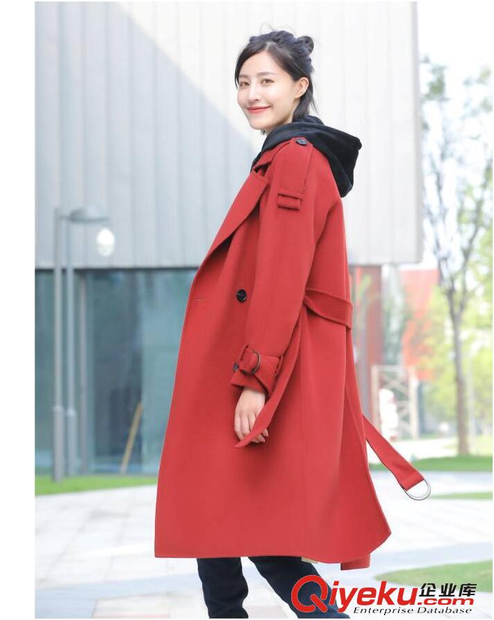 衣佰芬的女裝品牌，凸顯自己的與眾不同