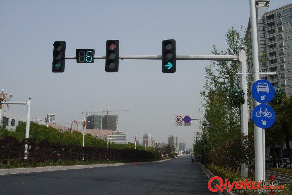 昆明致安供應(yīng)信號(hào)燈云南交通設(shè)施