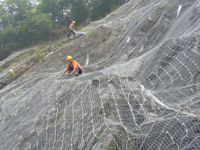 危岩落石防护网，山坡落石防护网，居民区落石防护网工厂直销批发可施工