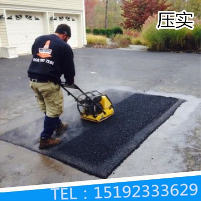 河南三門峽瀝青冷補(bǔ)料不分季節(jié)為道路暢通再加速