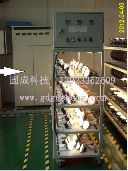 LED筒燈老化臺