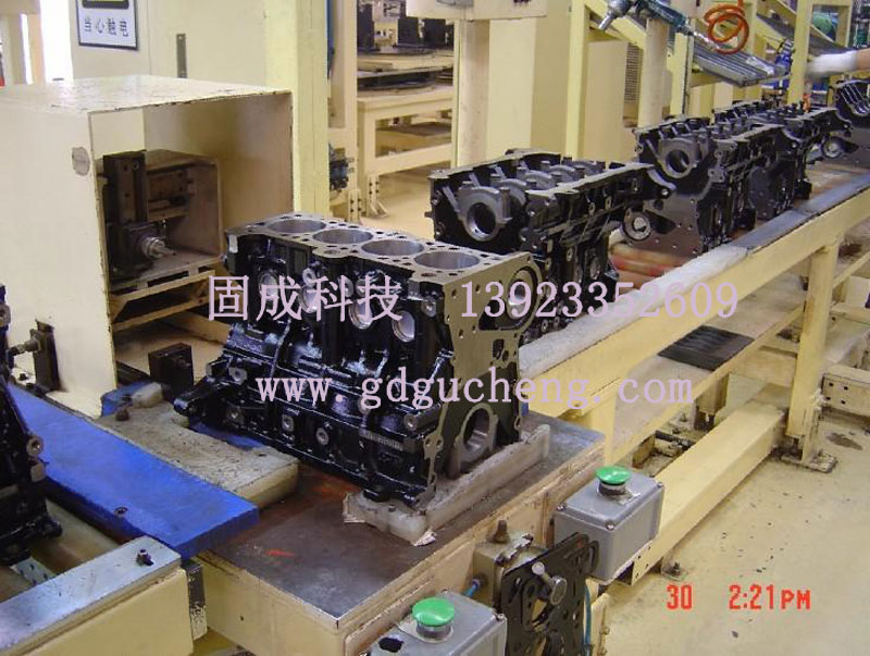 汽車發動機總裝