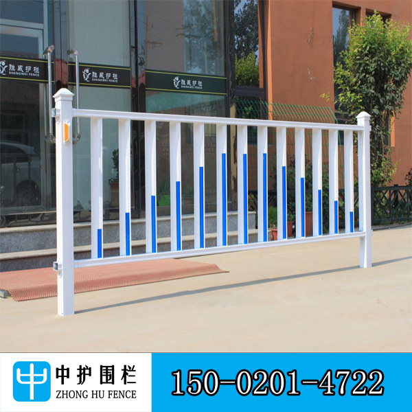 陽江市政交通隔離柵 面包管護(hù)欄有現(xiàn)貨 m白色柵欄價格便宜