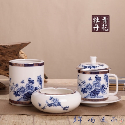 琺瑯彩水點(diǎn)桃花筆筒茶杯帶碟 愛馬仕歐式陶瓷煙灰缸茶杯筆筒三件套