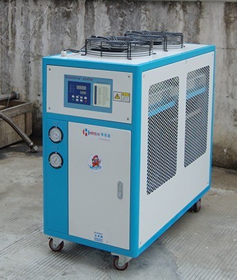 東莞冷水機(jī)廠家、冷水機(jī)工廠直銷(xiāo)、水冷箱式冷水機(jī)價(jià)格